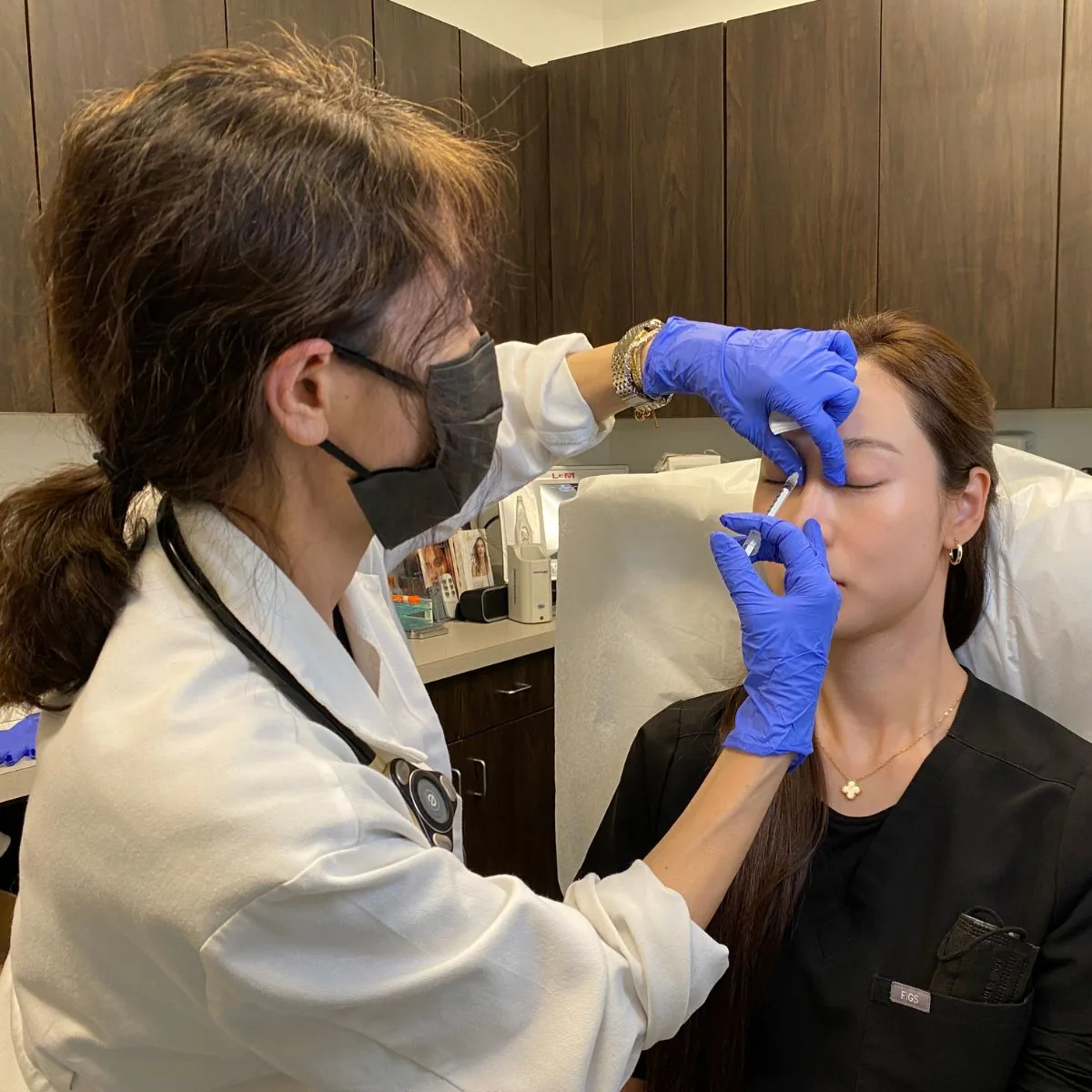 Physician performing Botox at VitaleHEALTH Med Spa in Flower Mound